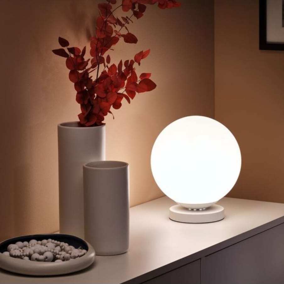 Moon-shaped lamp 15x15 cm