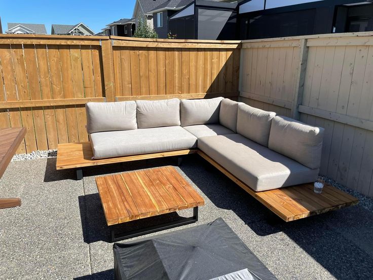Outdoor Set - 3 Pieces - White & Black