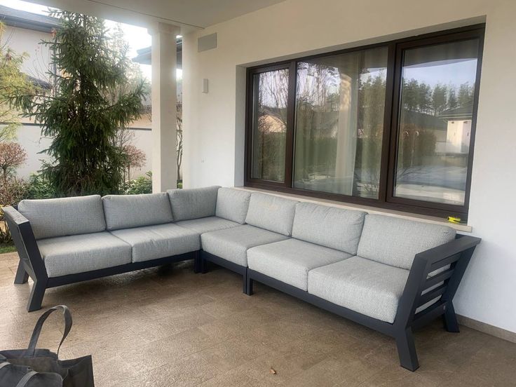 Outdoor Set - 2 Pieces - White & Black