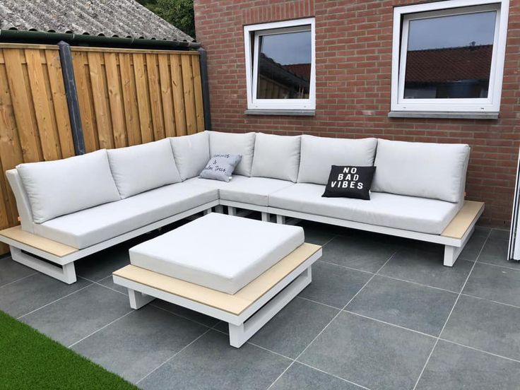 Outdoor Set - 3 Pieces - White & Beige