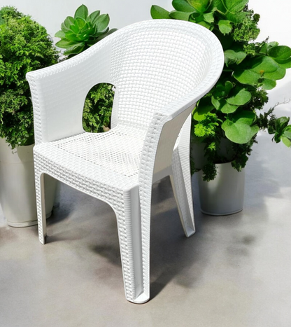 Outdoor set: 4 chairs + table - Plastic - White