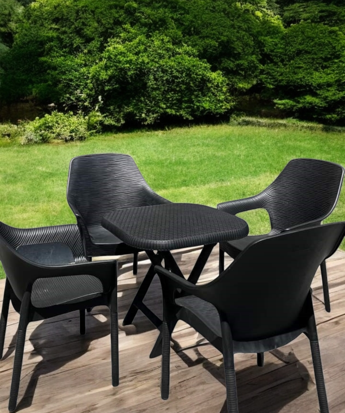 Outdoor set: 4 chairs + table - Plastic - Black