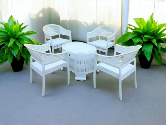 Outdoor set: 4 chairs + table - Plastic - White