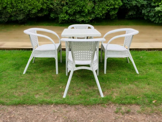 Outdoor set: 4 chairs + table - Plastic - White