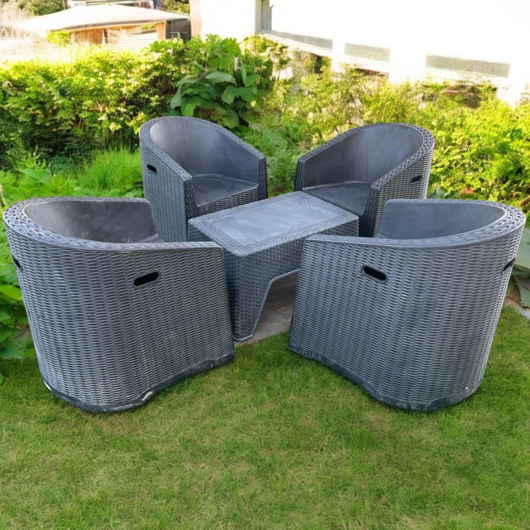 Outdoor set: 4 chairs + table - Plastic - Black