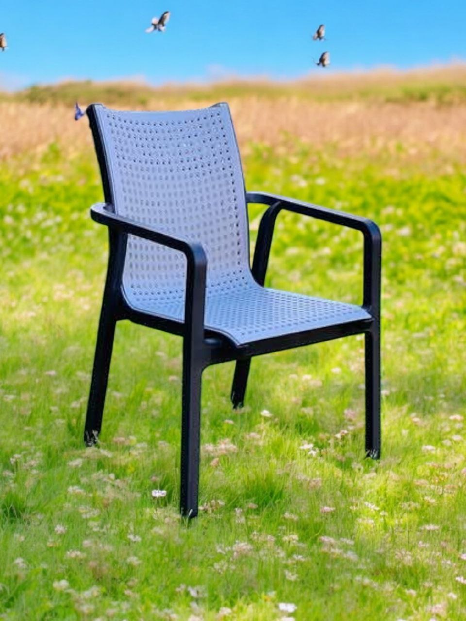 Outdoor set: 4 chairs + table - Plastic - White & Beige