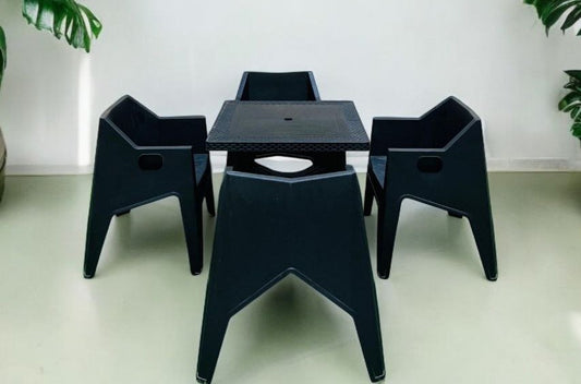 Outdoor set: 4 chairs + table - Plastic - Black