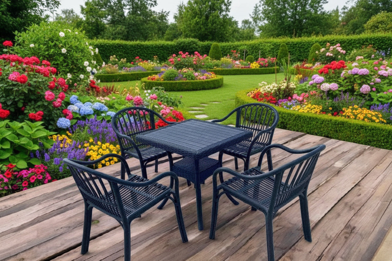 Outdoor set: 4 chairs + table - Plastic - Black