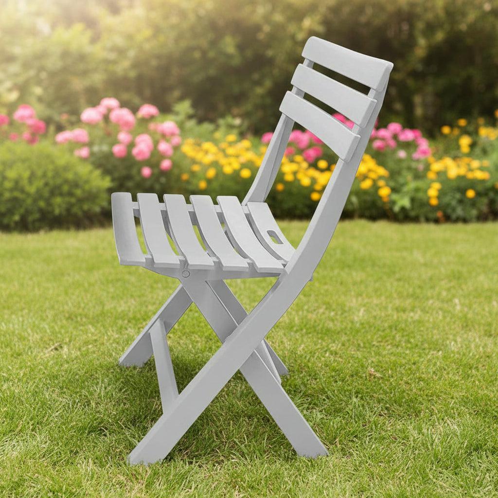 Outdoor set: 2 chairs + table - Plastic - White.