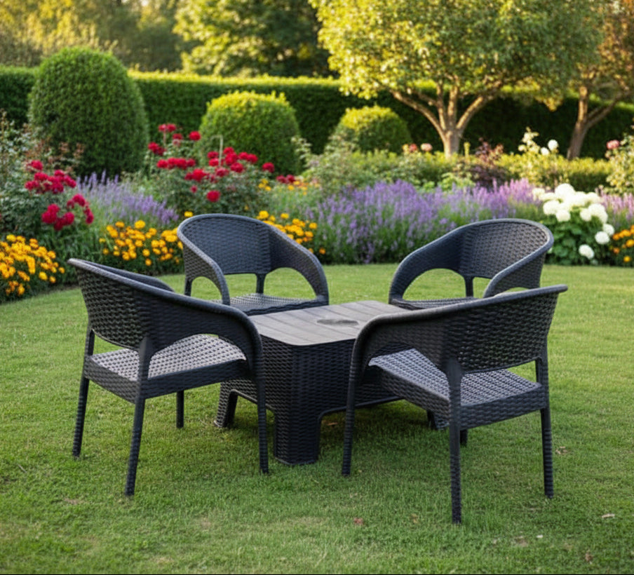 Outdoor set: 4 chairs + table - Plastic - Black