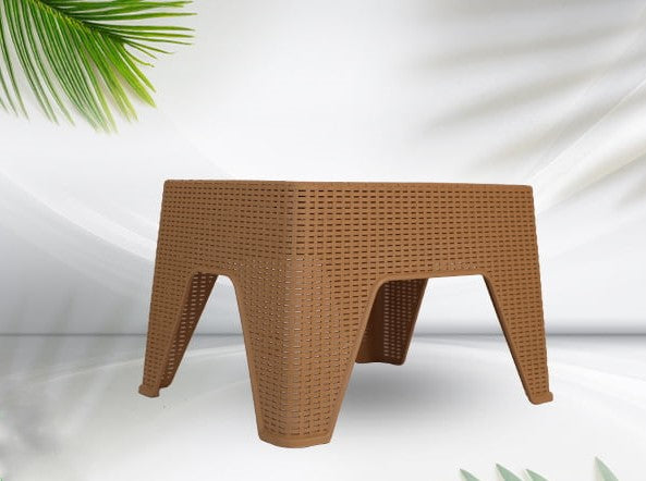 Outdoor set: 4 chairs + table - Plastic - Beige