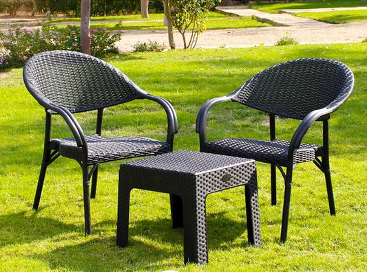 Outdoor set: 4 chairs + table - Plastic - Black