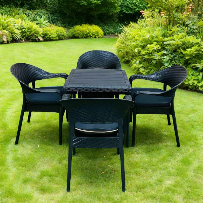 Outdoor set: 4 chairs + table - plastic - Black
