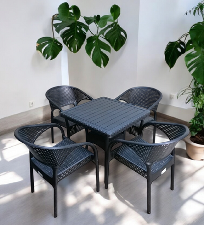 Outdoor set: 4 chairs + table - Plastic - Black