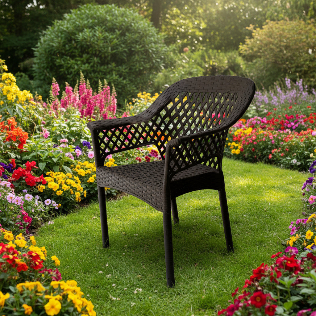 Outdoor set: 4 chairs + table - Plastic - Black